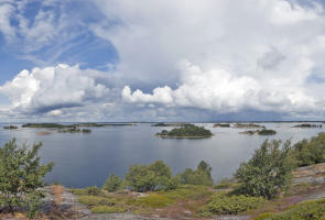 Saaristomeren maisemaa Nauvon Berghamnissa