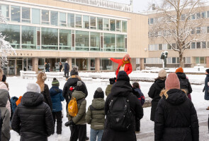 Lapset mukaan töihin -päivän yliopistokierros käynnissä