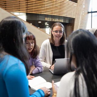 Students of the University of Turku studying together in the Aurum Building